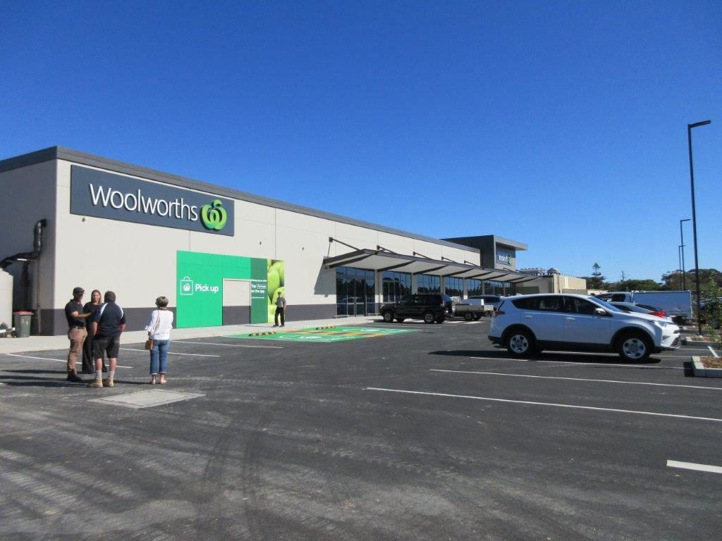 narooma plaza woolworths